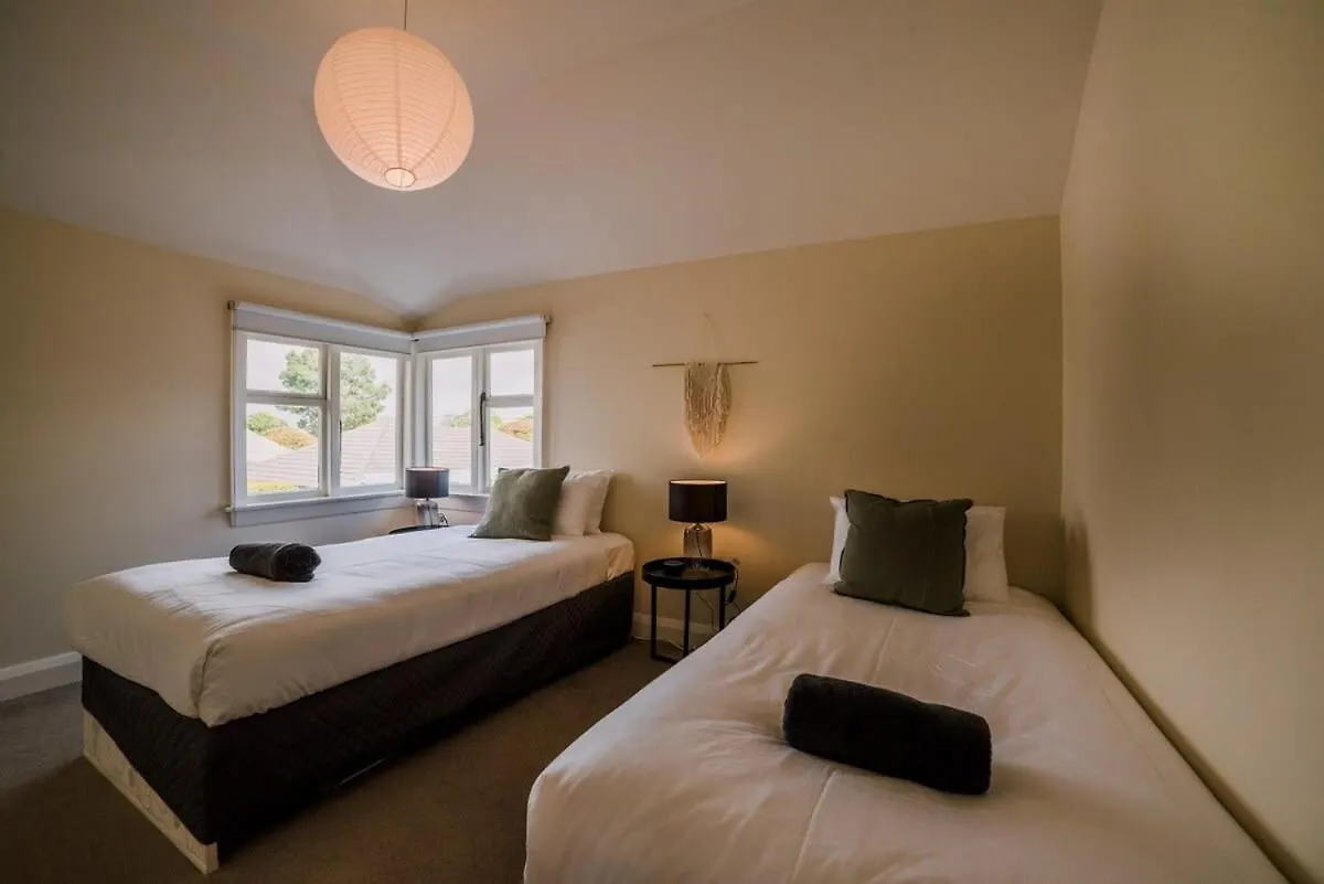 Grand Old Mansion - Sleeps 12 Villa Christchurch New Zealand