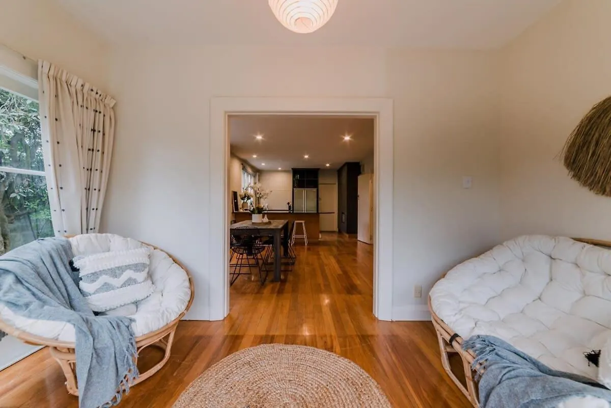 Grand Old Mansion - Sleeps 12 Villa Christchurch