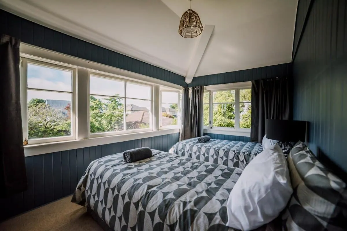 Grand Old Mansion - Sleeps 12 Villa Christchurch New Zealand